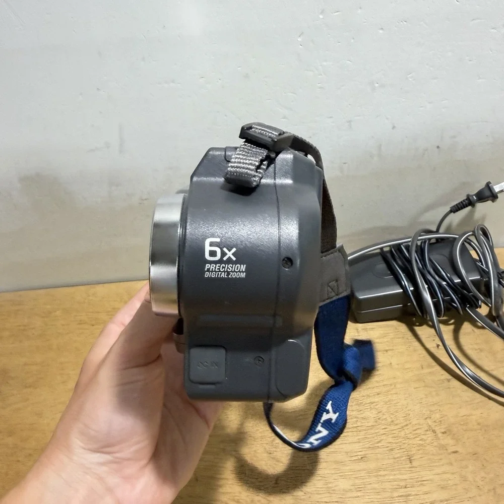 Sony FD Mavica MVC-FD87 1.3MP Vintage Digital Camera W/ Charger & Battery